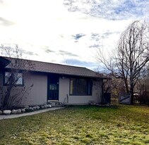 6005 Vista Dr in Lolo, MT - Building Photo