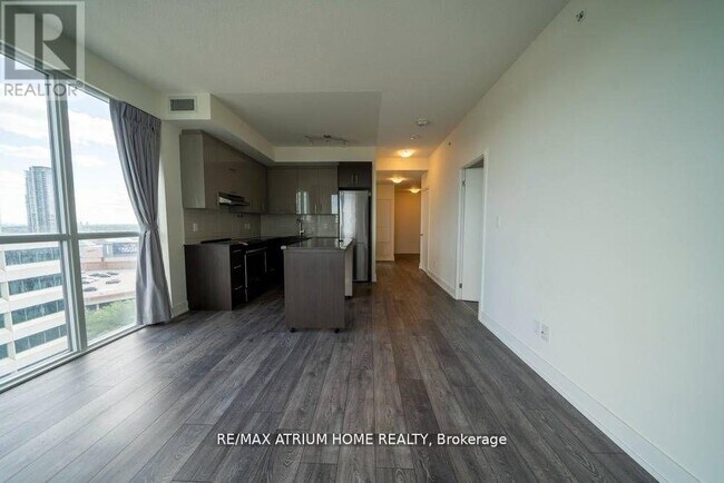 180 Fairview Mall Dr in Toronto, ON - Building Photo - Building Photo