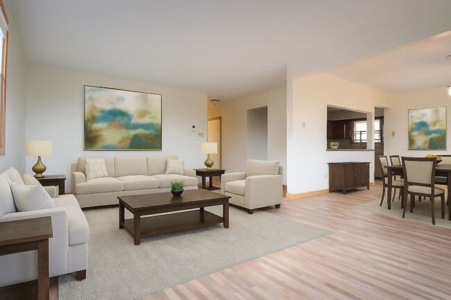 8418 W Oak Ave, Unit 3 in Niles, IL - Building Photo - Building Photo