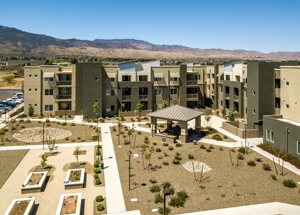 Highland Square in Cottonwood, AZ - Building Photo