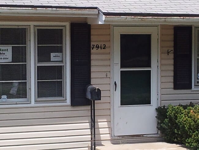 7912 E 48 Terrace in Kansas City, MO - Building Photo - Building Photo