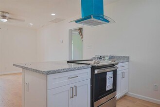 407 Pine St in Sugar Land, TX - Building Photo - Building Photo