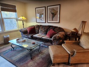 6785 Poudre Canyon Rd in Bellvue, CO - Foto de edificio - Building Photo