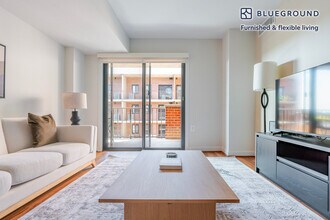 2500 Clarendon Blvd in Arlington, VA - Building Photo - Building Photo