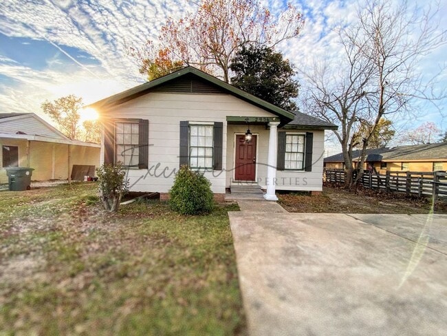 property at 2906 Warren Ave
