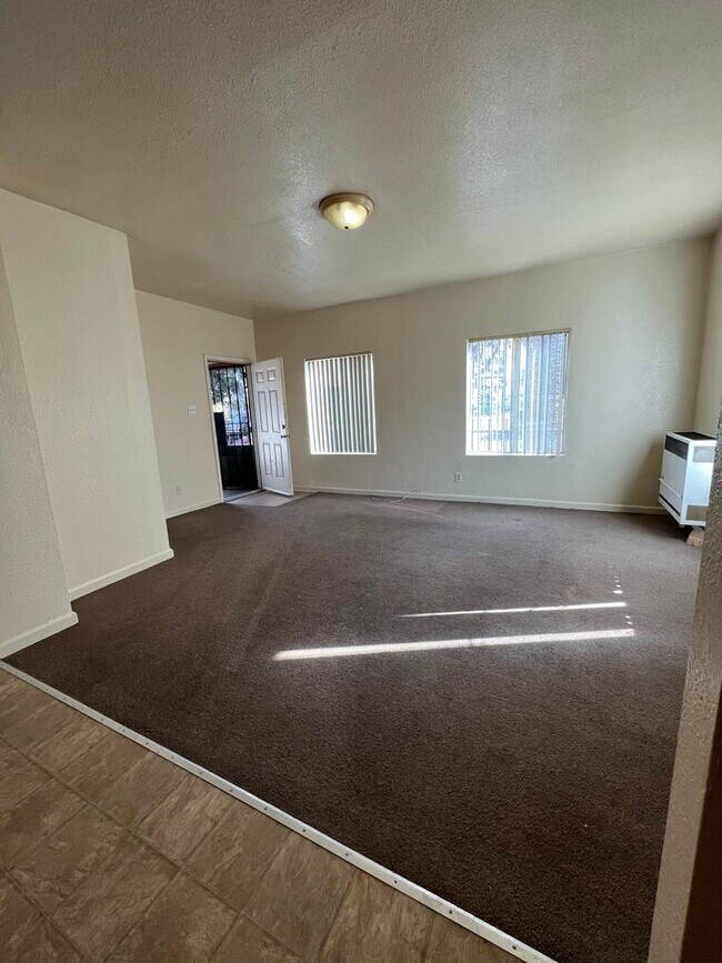 4711 Honduras St, Unit 1 in Los Angeles, CA - Foto de edificio - Building Photo