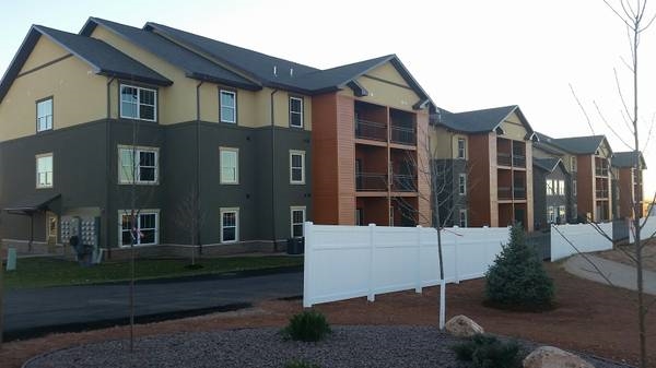 Glacier Place Apartments (Income Based) in Laramie, WY - Foto de edificio