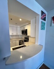 534 Commonwealth Ave in Boston, MA - Building Photo - Building Photo