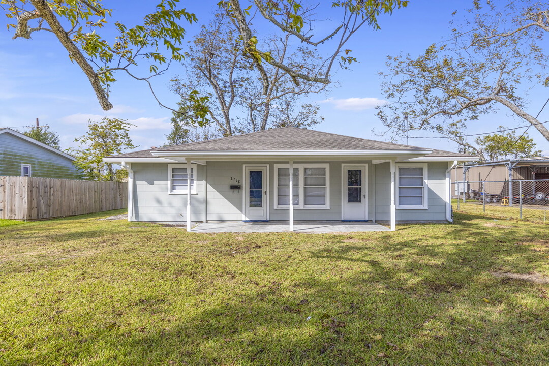 2718 Demarest St in Lake Charles, LA - Building Photo