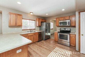 1107 White Stone Way in Fountain, CO - Foto de edificio - Building Photo