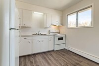 Dickson Apartments in Wetaskiwin, AB - Building Photo - Building Photo