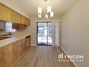 520 Falkirk Ave in Valrico, FL - Building Photo - Building Photo