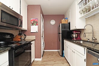 1242 Clifden Green in Charlottesville, VA - Building Photo - Building Photo