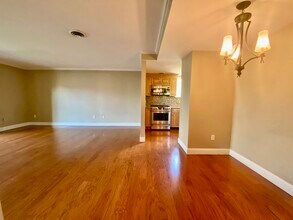 20 Stearns Rd, Unit 54 in Brookline, MA - Building Photo - Building Photo