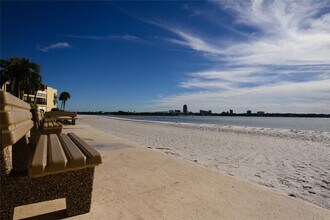 845 S Gulfview Blvd in Clearwater, FL - Building Photo - Building Photo