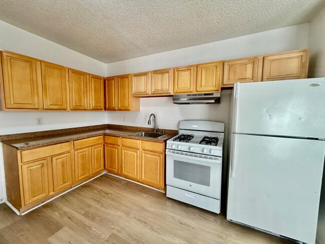 618 Elizabeth Ave, Unit 3 in Elizabeth, NJ - Foto de edificio - Building Photo