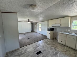 600 E Melville Dr in Crosby, TX - Building Photo - Building Photo