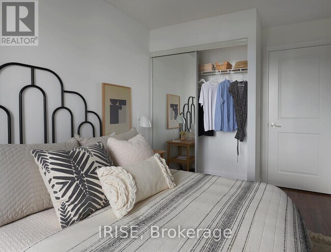 105 Harrison Garden Blvd in Toronto, ON - Building Photo - Building Photo