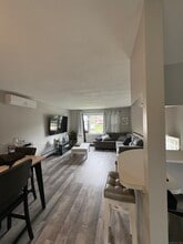 223 Seneca Dr in Groton, CT - Building Photo - Building Photo