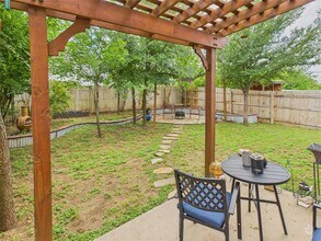 266 Jack Rabbit Ln in Buda, TX - Building Photo - Building Photo