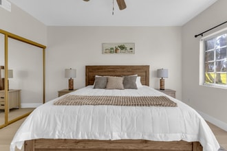 143 Desert Falls Cir in Palm Desert, CA - Foto de edificio - Building Photo