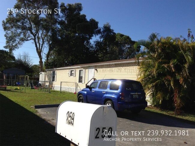 259 Stockton St in North Fort Myers, FL - Building Photo - Building Photo