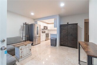 376 Miraleste Dr in Los Angeles, CA - Building Photo - Building Photo