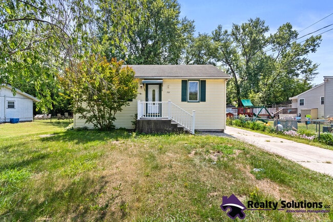 property at 721 Tacoma Blvd