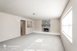 10719 Idlebrook Dr in Houston, TX - Building Photo - Building Photo