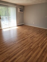 135 E Main St in Westborough, MA - Building Photo - Building Photo