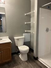 2125 Cleveland Ave in Terre Haute, IN - Foto de edificio - Building Photo