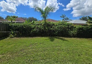 208 SW 15th Pl in Homestead, FL - Building Photo - Building Photo