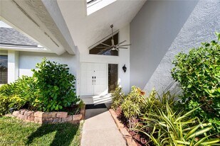 1416 SE 11th Pl in Cape Coral, FL - Building Photo