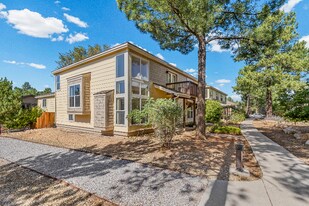 1378 E Hatcher Dr in Flagstaff, AZ - Building Photo