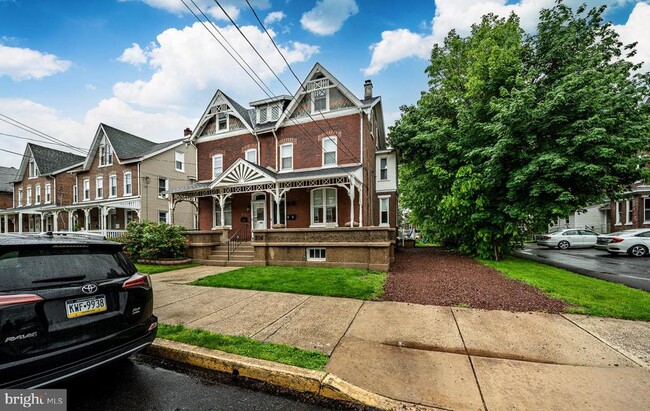 property at 314 Walnut St