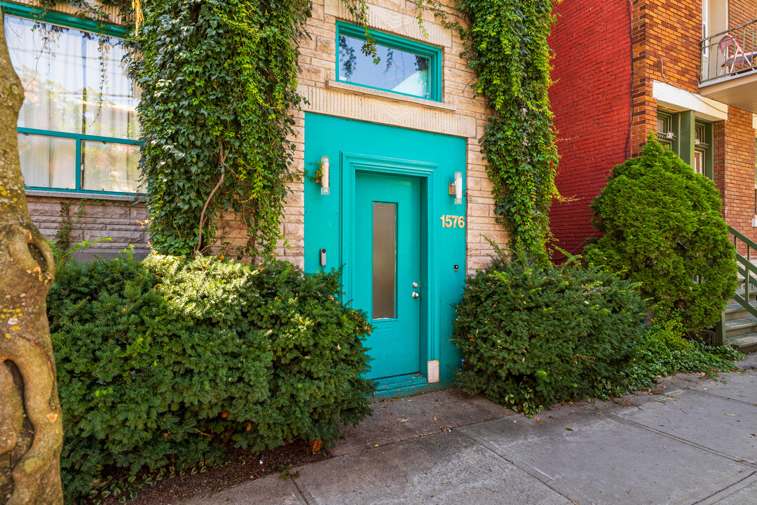 1576 Alexandre-Desève Rue in Montréal, QC - Building Photo