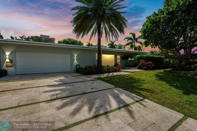 2012 NE 31st Ave in Fort Lauderdale, FL - Foto de edificio - Building Photo