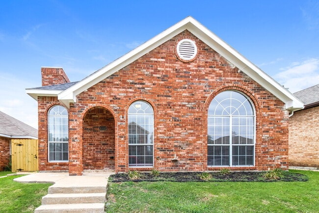 property at 1332 Overlook Dr