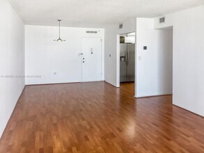 2780 NE 183rd St, Unit 1802 in Aventura, FL - Foto de edificio - Building Photo
