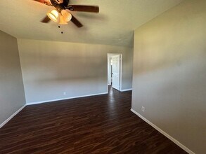 4706 Yellowstone Blvd, Unit 8 in Houston, TX - Building Photo - Building Photo