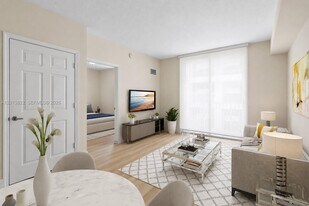 115 SW 11th St, Unit 707 in Miami, FL - Building Photo
