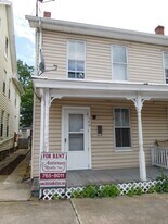 147-149 N Potomac St in Waynesboro, PA - Building Photo
