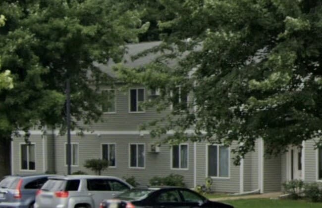 608 N 4th St in Chesaning, MI - Building Photo - Building Photo