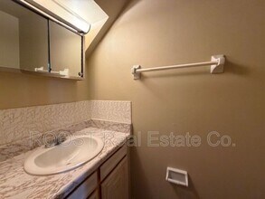 6881-6887-6887 Emerald Ave in Enon, OH - Building Photo - Building Photo