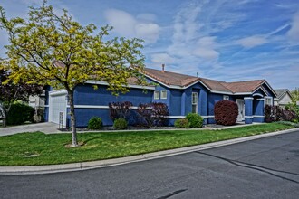 10591 Iron Point Cir in Reno, NV - Building Photo - Building Photo