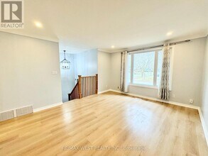 4244 York Dr in Niagara Falls, ON - Building Photo - Building Photo