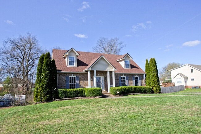 3927 Stella Dr in Clarksville, TN - Building Photo - Building Photo