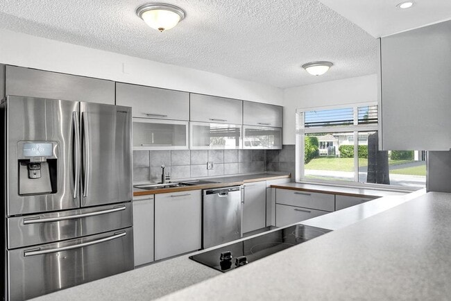 2632 SE 10th Ct in Pompano Beach, FL - Foto de edificio - Building Photo