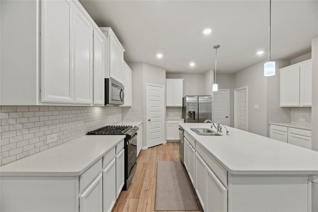 16107 Hilltop Oak Dr in Houston, TX - Building Photo - Building Photo