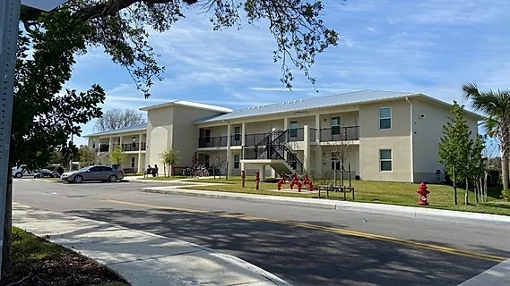 John’s Island Apartments in Vero Beach, FL - Building Photo